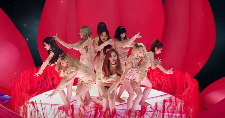 Em comeback, ‘Twice” lança novo álbum, clipe e faz live especial