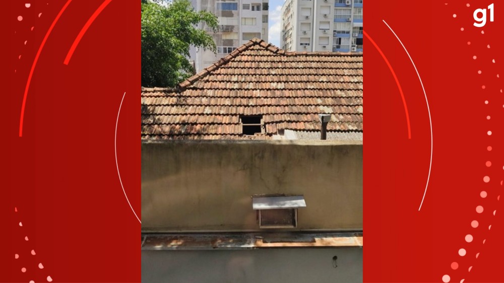 Polícia faz operação contra grupo suspeito de furtar banco após fazer buraco no telhado de casa vizinha em Porto Alegre