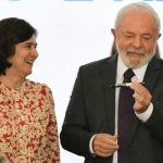 presidente-da-RepuCC81blica-Luiz-InaCC81cio-Lula-da-Silva-e-a-Ministra-da-SauCC81de-NiCC81sia-Trindade-anunciam-a-retomada-do-programa-Mais-MeCC81dicos-para-o-Brasil-12-600×400-1.jpeg