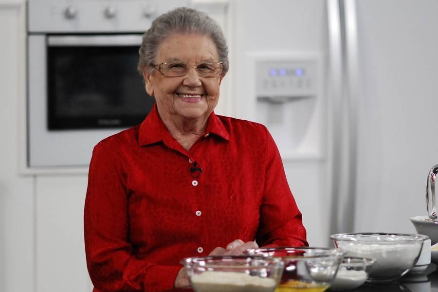Vovó Palmirinha morre aos 91 anos em São Paulo