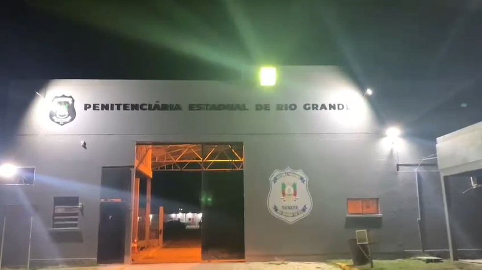 Agente penitenciário é preso por suspeita de envolvimento com organização criminosa em Rio Grande