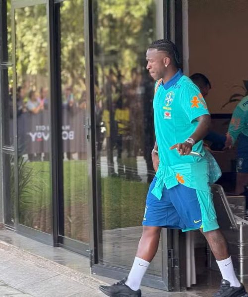 Seleção brasileira parte em direção ao Equador para a tão esperada estreia