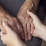“Metade das vezes, a demência passa despercebida em idosos hospitalizados”