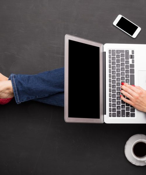 Mulheres avançam na tecnologia e lideram transformação nos lares brasileiros