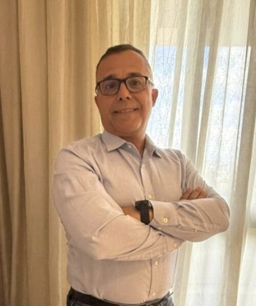 “O estudo transforma destinos”: a trajetória de Adriano Lima e Silva na educação e nas finanças globais