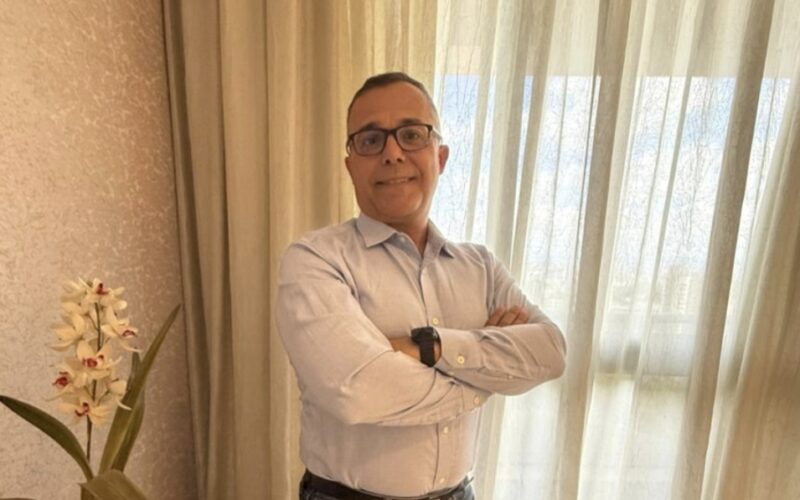 “O estudo transforma destinos”: a trajetória de Adriano Lima e Silva na educação e nas finanças globais