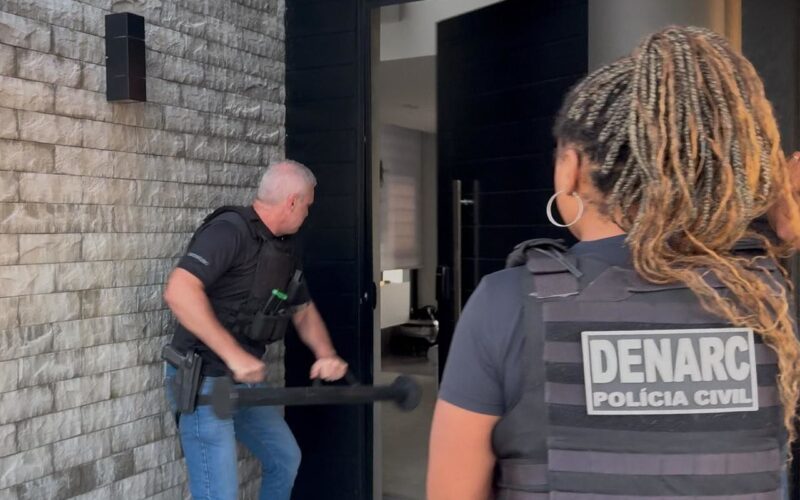 Operação da Polícia Civil resulta na prisão de 17 suspeitos por tráfico de drogas no Rio Grande do Sul