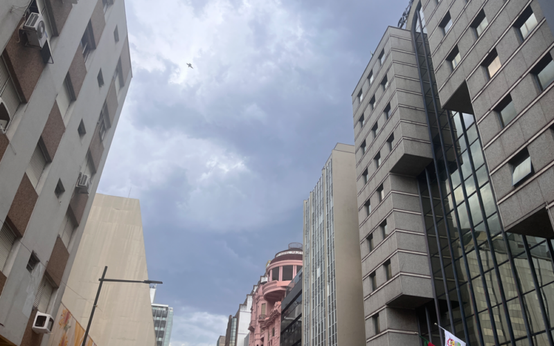 Condições climáticas severas: Inmet anuncia chuvas para quinta-feira (16) e ventos fortes na sexta (17) no Rio Grande do Sul