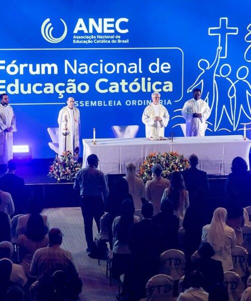 ANEC celebra 80 anos com lançamento de livro sobre a história da educação católica no Brasil
