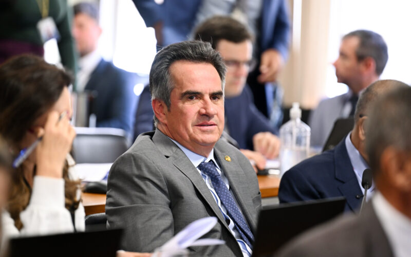 Operação da PF mira Ciro Nogueira em apuração relacionada ao Banco Master