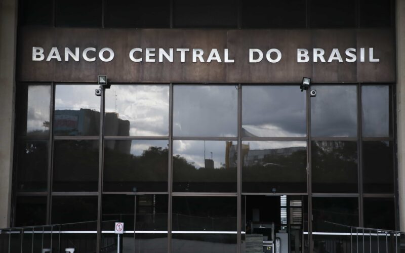 Copom define taxa Selic em um cenário de conflitos e inflação em alta