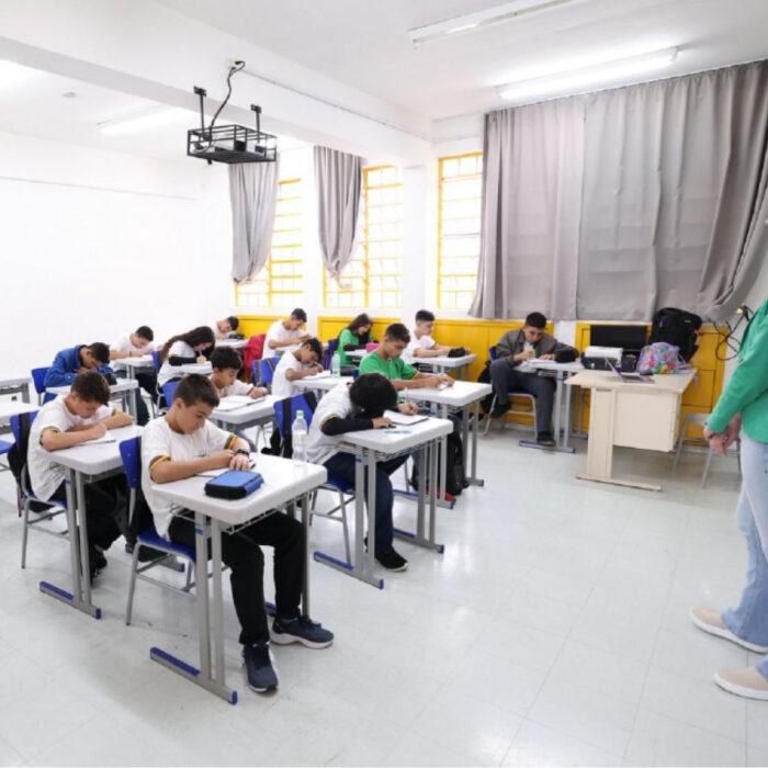 Homologação do concurso de professores abre caminho para convocações no segundo semestre