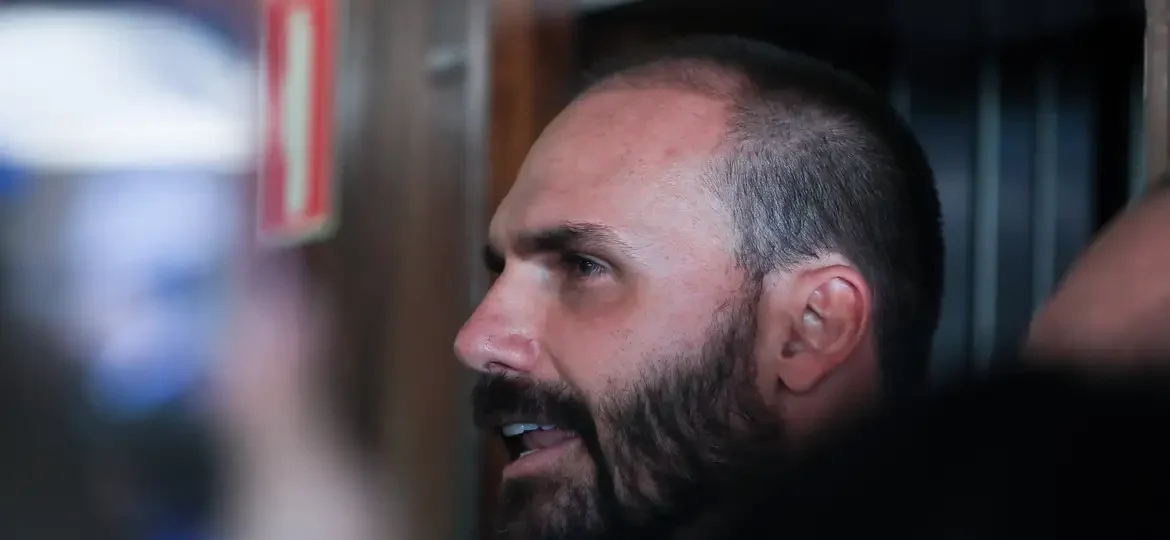 Eduardo Bolsonaro recebe pena de 4 anos e 2 meses por coação, decide STF
