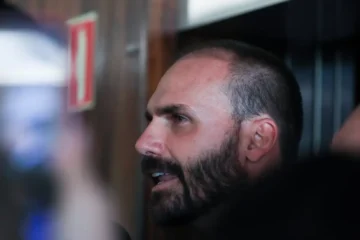 Eduardo Bolsonaro recebe pena de 4 anos e 2 meses por coação, decide STF