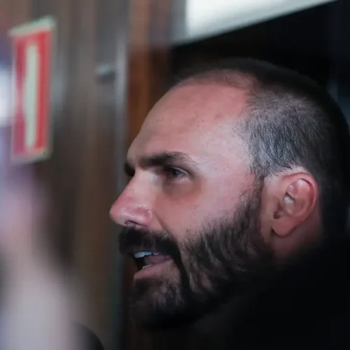 Eduardo Bolsonaro recebe pena de 4 anos e 2 meses por coação, decide STF