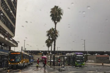 Inmet emite aviso amarelo: chuvas fortes devem atingir o RS neste domingo (28)