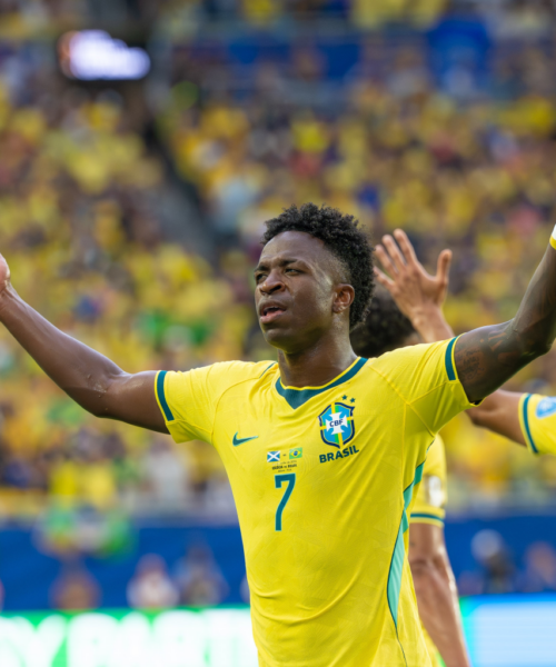 Brasil goleia a Escócia, garante liderança do Grupo C e avança invicto na Copa do Mundo